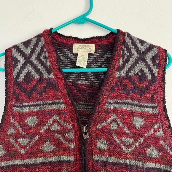 St. John’s Bay | Handknit Wool Blend Grandpa Vest | Maroon/Grey Pattern | Small - Picture 3 of 8